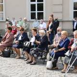 Sybiracy podczas II części obchodów Dnia Sybiraka - przy pomniku BOhaterów II wojny światowej na placu ks. Piotra Skargi