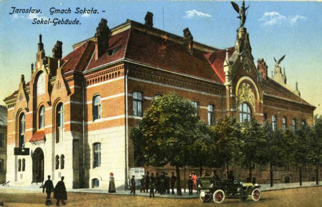 Gmach Towarzystwa Gimnastycznego Sokół przed I wojną światową, fot. Muzeum Kamienica Orsettich w Jarosławiu.