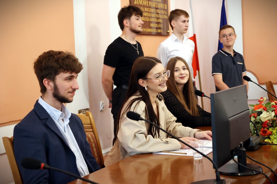 Inauguracyjna sesja Młodzieżowej Rady Miasta Jarosławia.