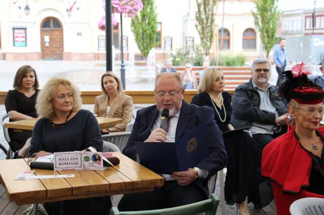 Burmistrz Waldemar Paluch czyta ballady A.Mickiewicza