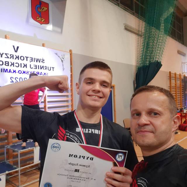 Zdobywca brązowego medalu Szymon Szegda z trenerem Jackiem Bronowskim