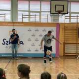 Pokaz umiejętności piłkarskich Szymona Skalskiego