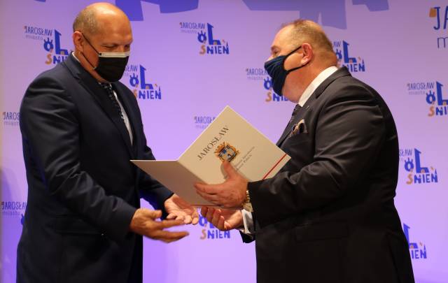 Wręczenie nominacji przewodniczącemu Rady Miasta Jarosławia Szczepanowi Łące
