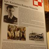 Fragment wystawy "Skrzydła Pamięci" przedstawiający informację o Kazimierzu R. Wünsche