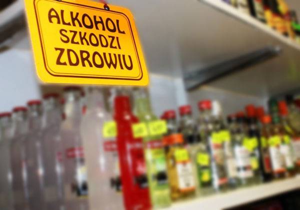 Zdjęcie z informacją "Alkohol szkodzi zdrowiu".