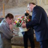Gratulacje Honorowej Obywatelce Miasta Jarosławia składa Przewodniczący Rady Miasta Jarosławia Szczepan Łąka