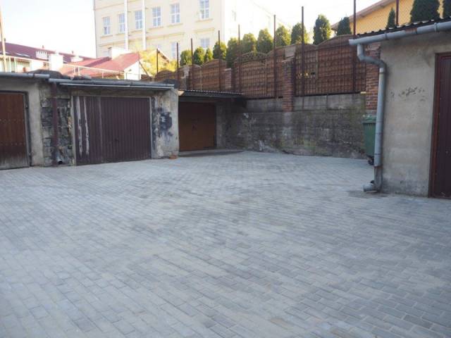 Nawierzchnia podwórza przy ul. Kraszewskiego 10 po przebudowie.