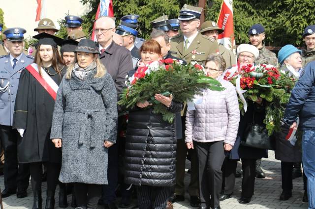 Uczestnicy uroczystości Katyńsko-Smoleńskich.