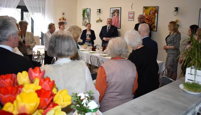 Świąteczne spotkanie seniorów w Domu Senior+ przy ul. Dolnoleżajskiej
